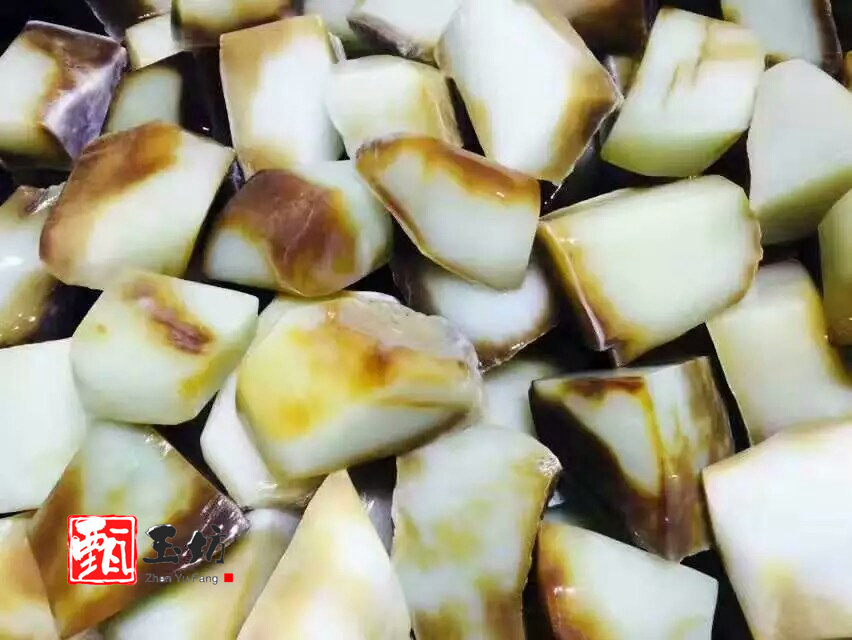 和田玉山料原石-且末糖白玉山料