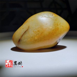 和田玉洒金皮籽料原石